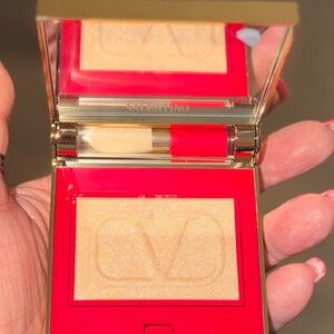 Valentino Eye2Cheek color:Put a spike on it